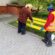 Працівники ПП “Благоустрій” проводять фарбування лавок та дитячого обладнання