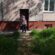 Працівники ДП “Люкс Житло” ПП “Люкс” проводять фарбування дверей