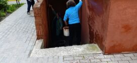 Працівники ПП “Благоустрій” пофарбували цоколь