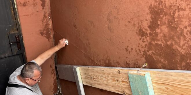 Працівники ПП “Сонячне” встановили пандус до підвалу