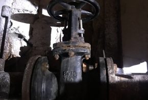 Працівники ПП “Благоустрій” провели заміну засувки